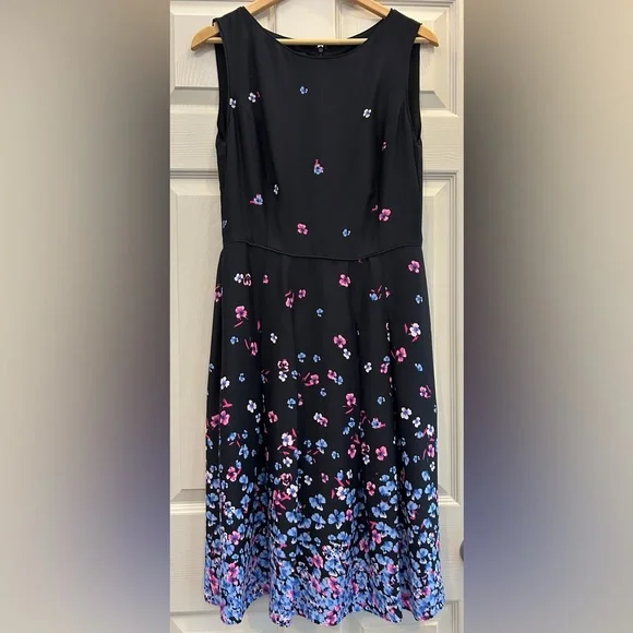 Jones New York Classic Black Attire - Picture 1 of 4